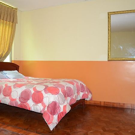 Hotel Real Madrid Riobamba Esterno foto