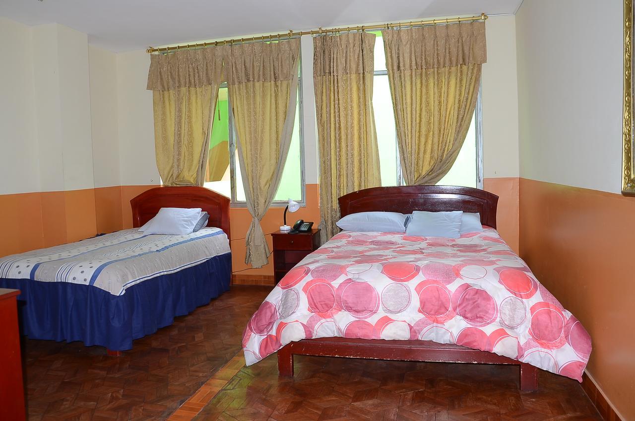 Hotel Real Madrid Riobamba Esterno foto