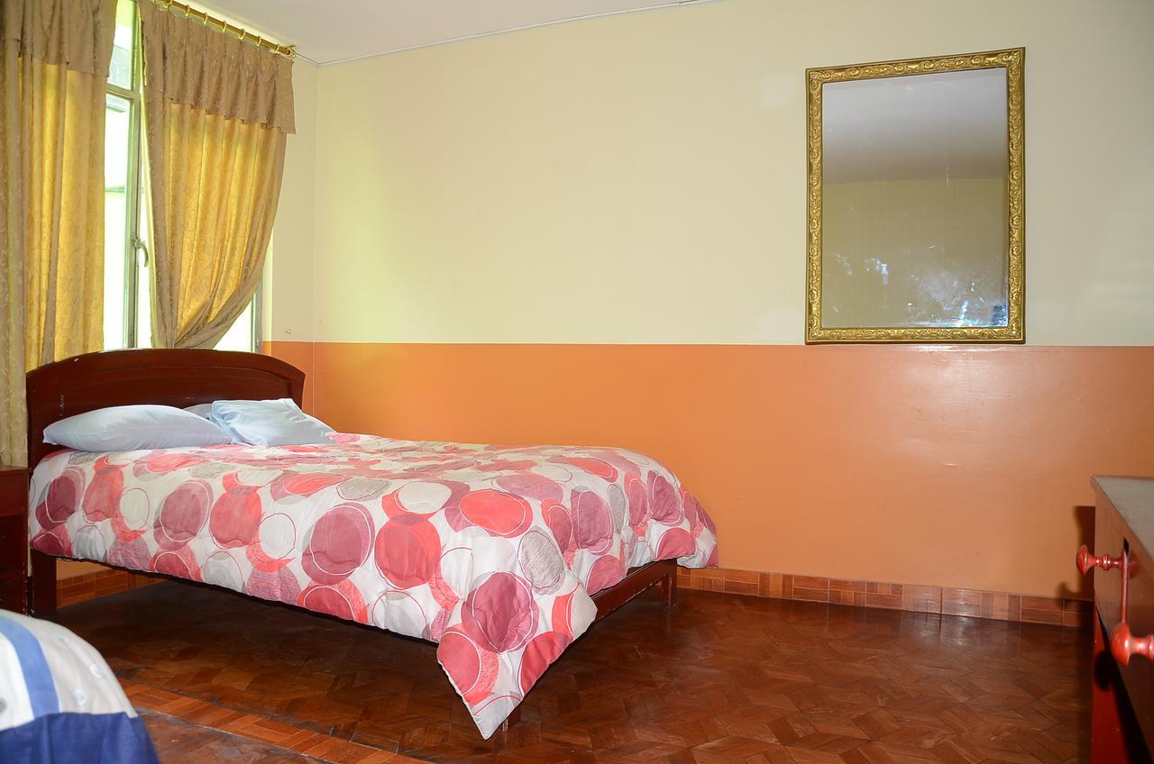 Hotel Real Madrid Riobamba Esterno foto