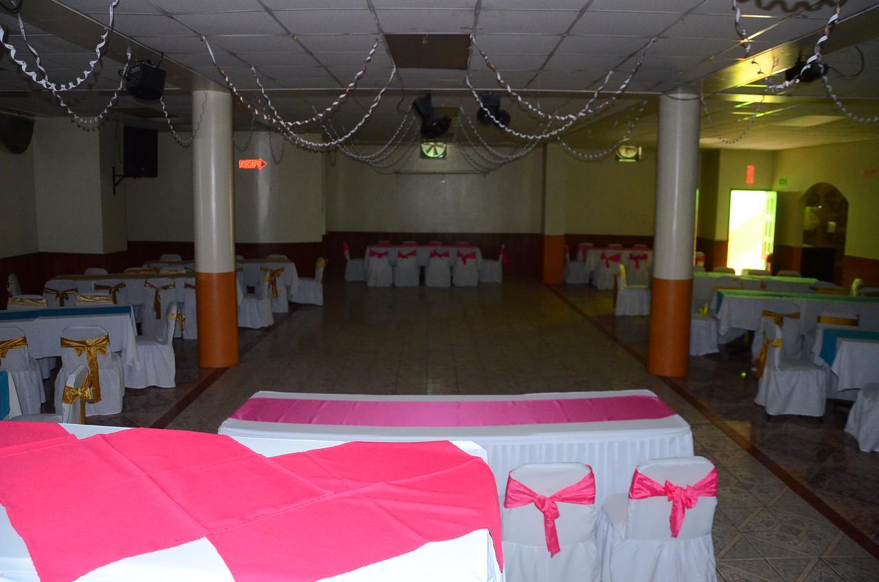 Hotel Real Madrid Riobamba Esterno foto