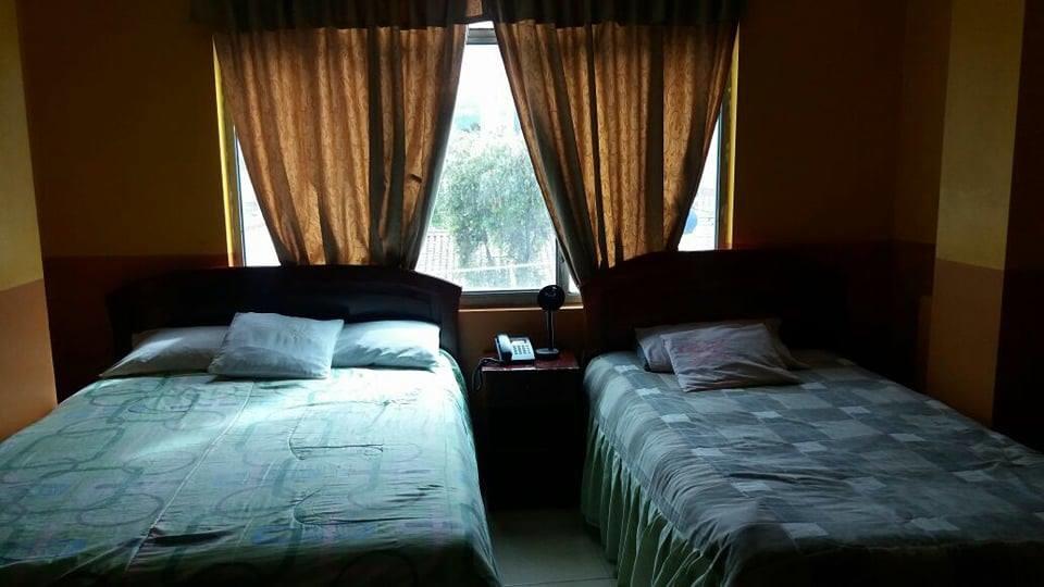 Hotel Real Madrid Riobamba Esterno foto
