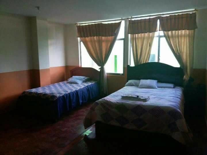 Hotel Real Madrid Riobamba Esterno foto